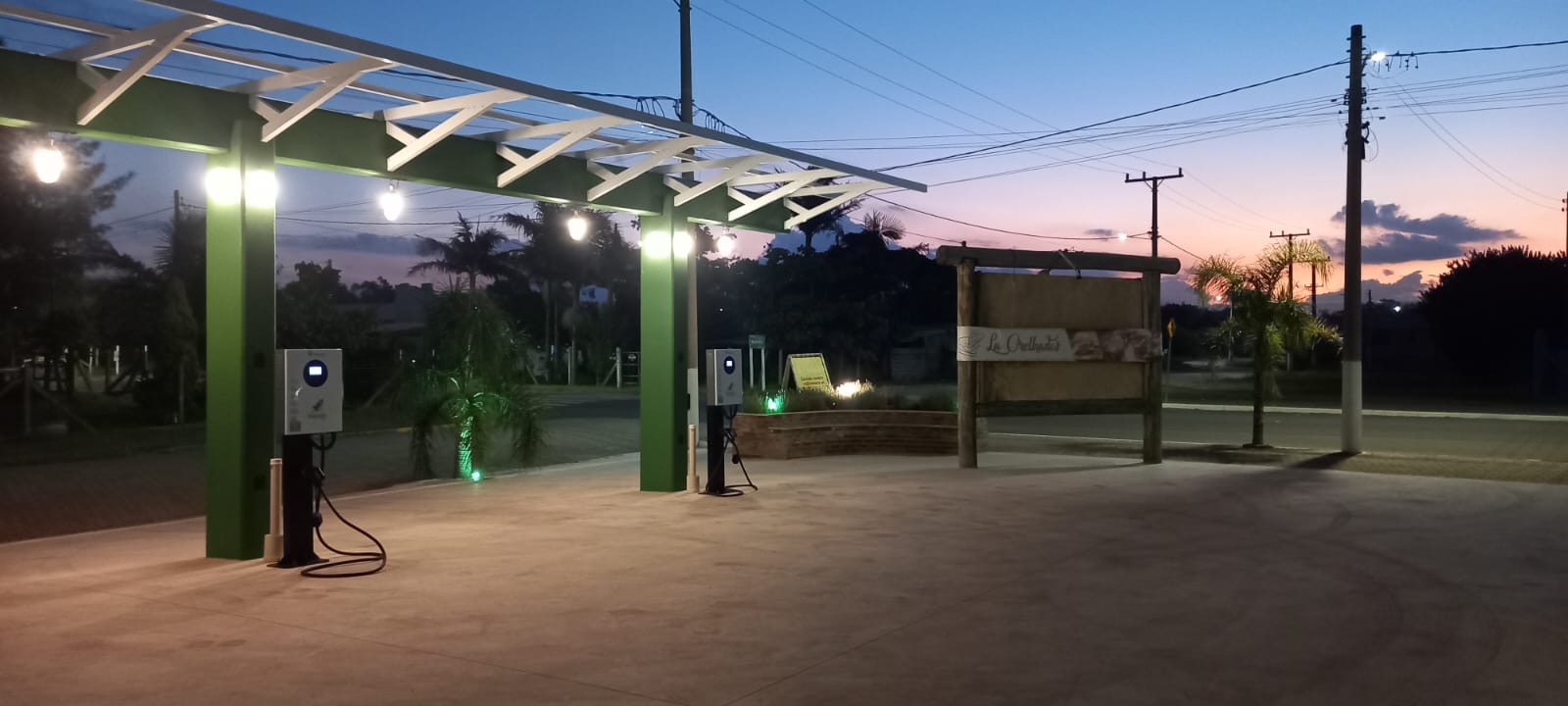 Carregadores ao entardecer